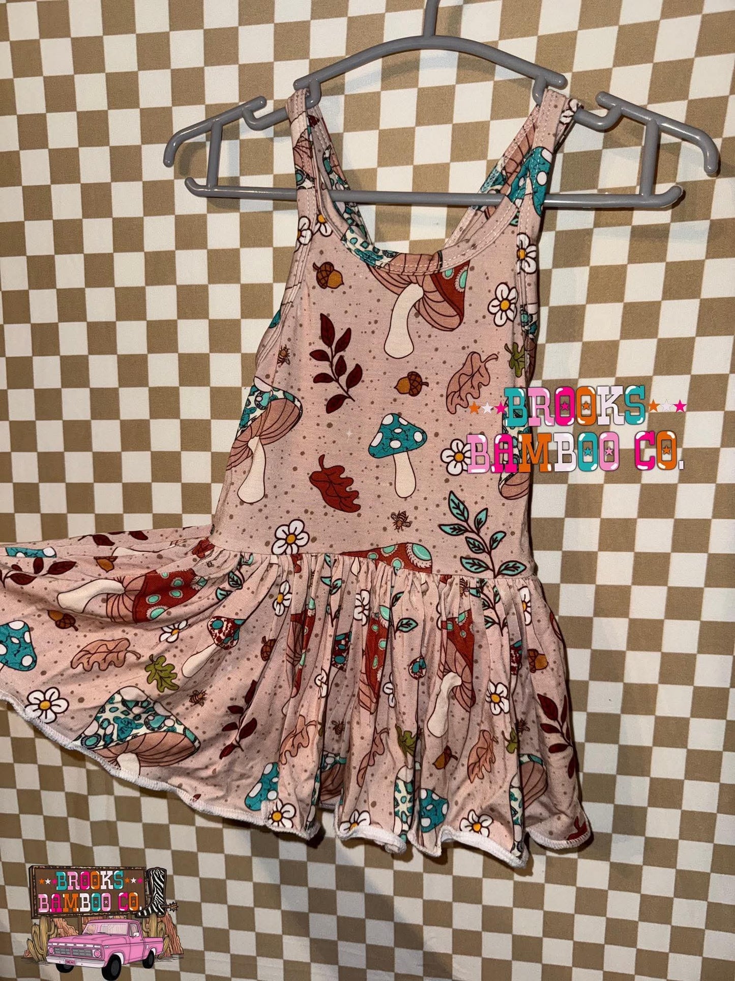 Western mushies cross strap skirted Leo